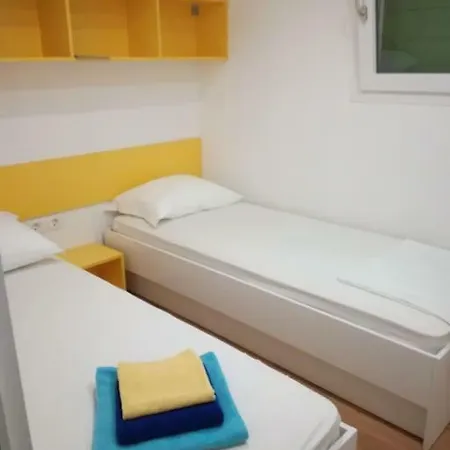 Garden House بيت للعطل *